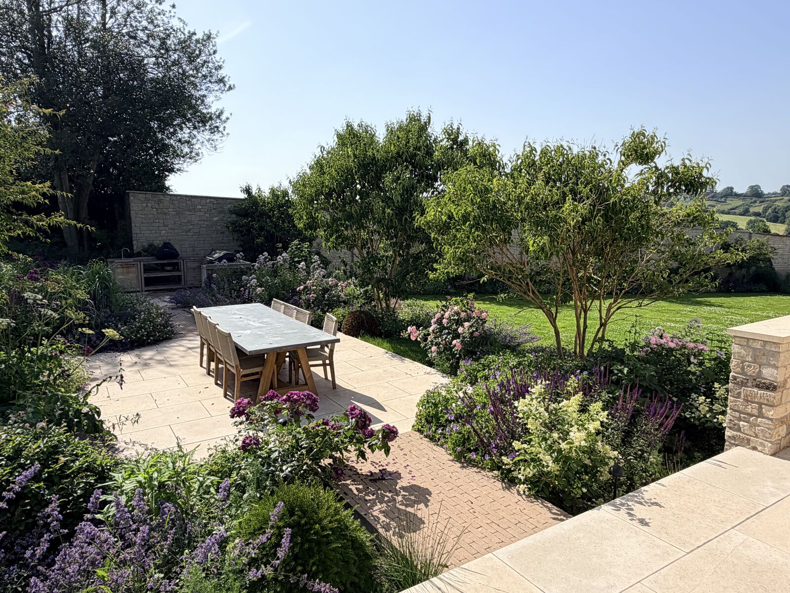 Terrace dining in the garden