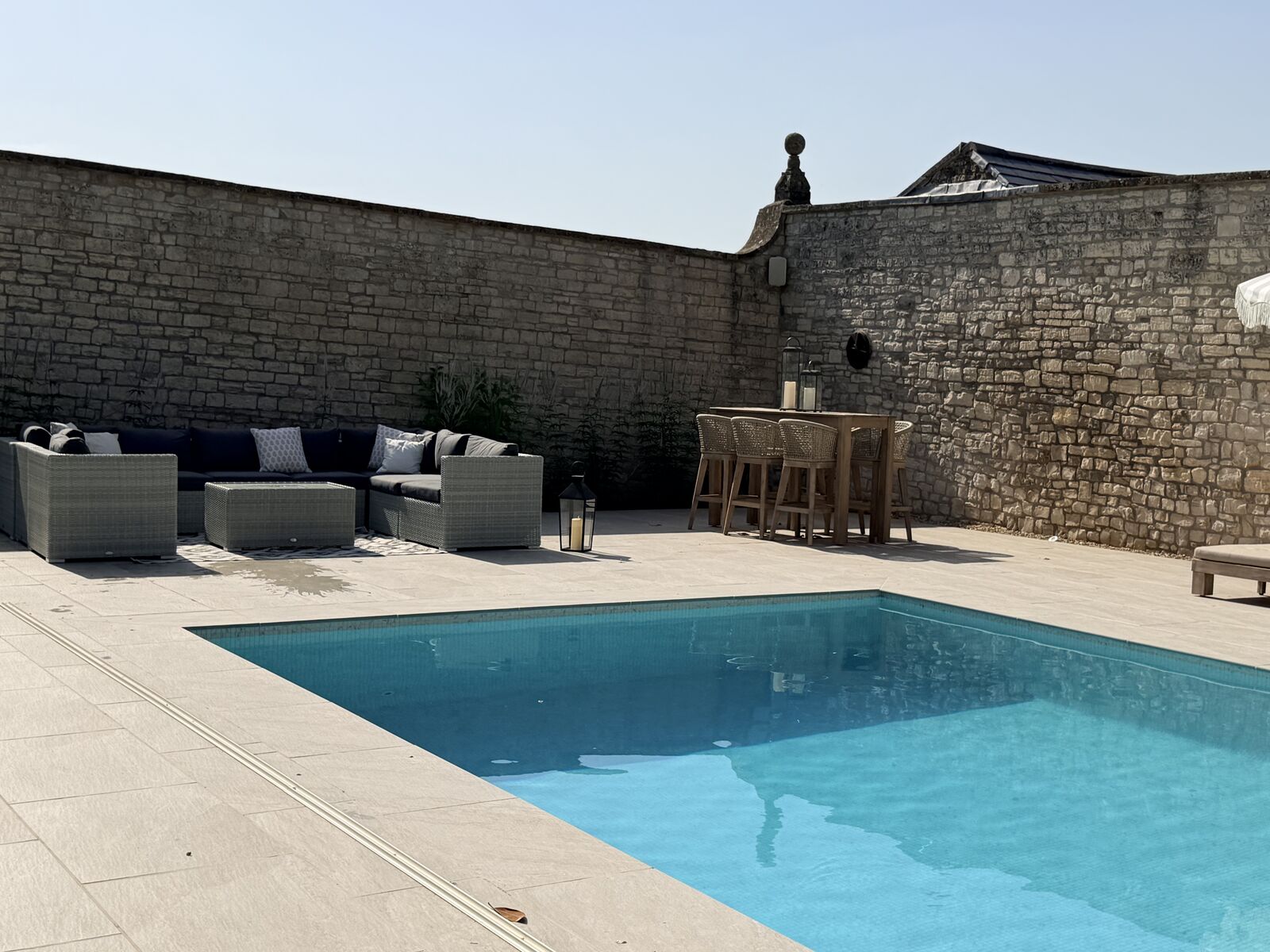 Hanham House — outdoor pool