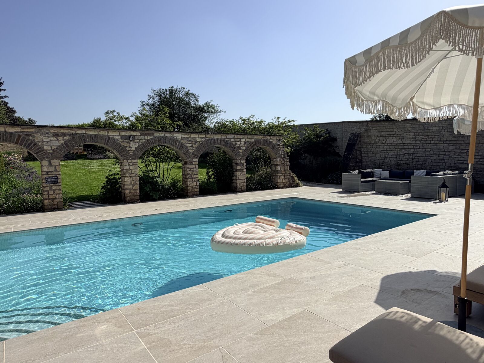 Hanham House — outdoor pool