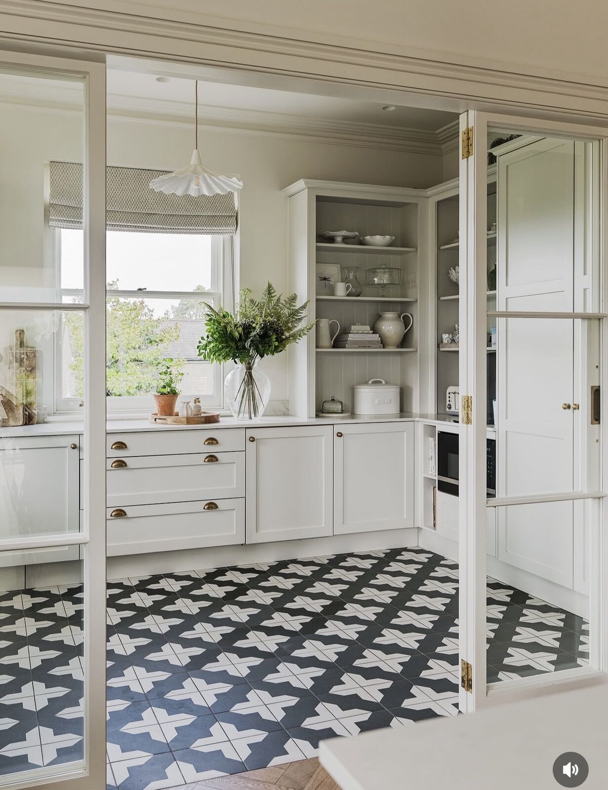 Pantry with patterned floor