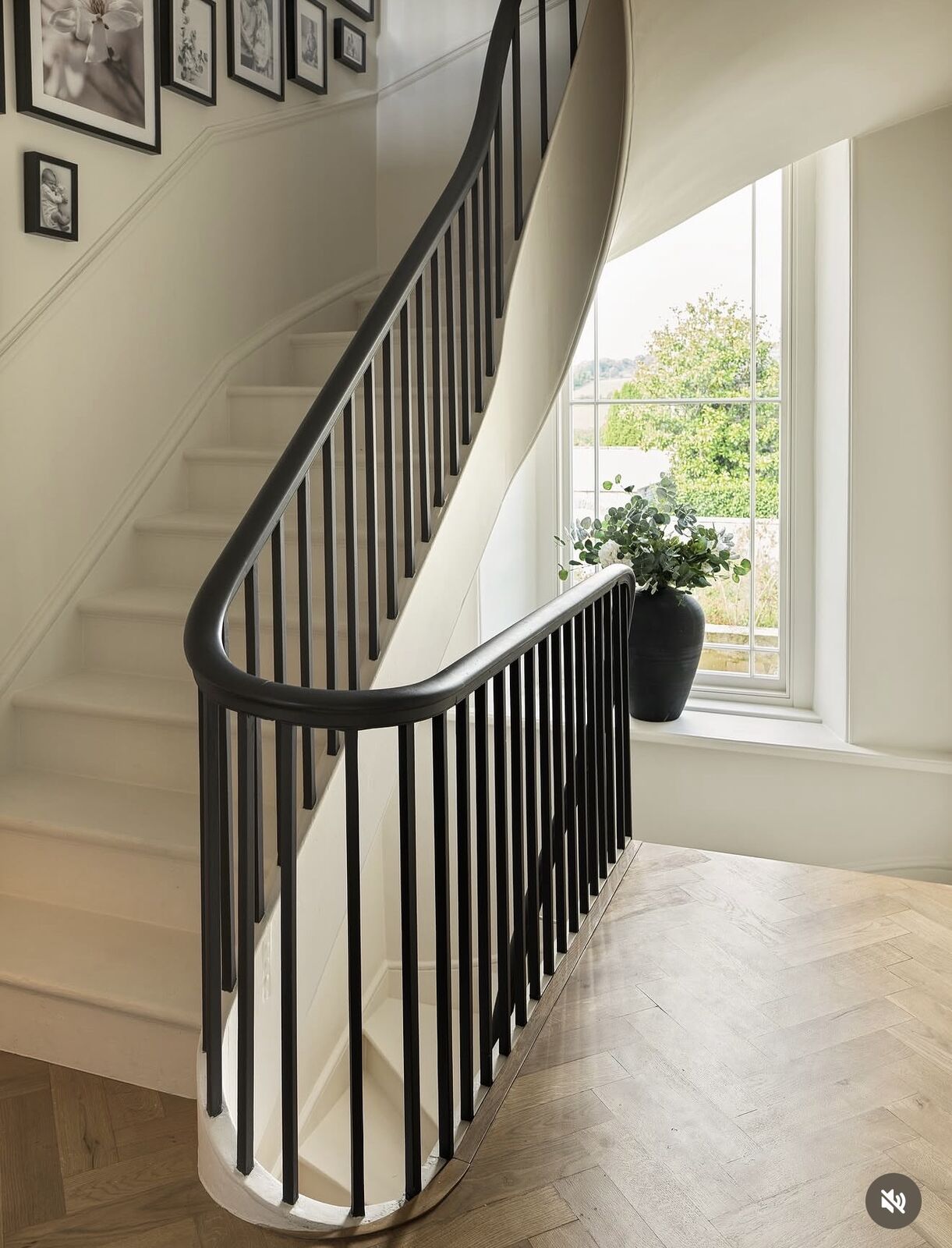 Curved staircase